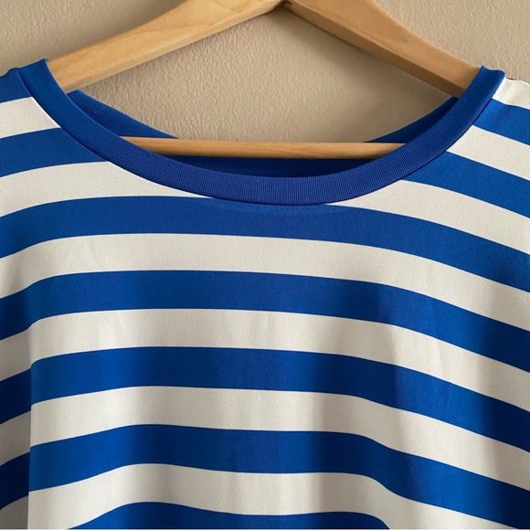 Tory Burch Sport Women’s Blue White Striped Performance Casual Top SPF50 SMALL - Picture 4 of 12